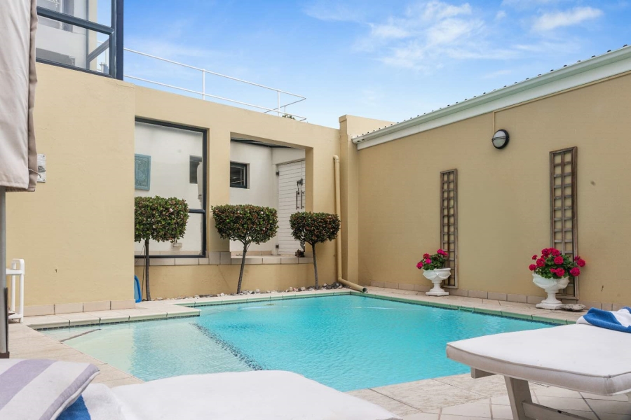 4 Bedroom Property for Sale in Sunset Links Western Cape